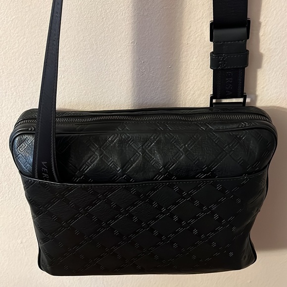 Versace unisex embossed logo monogram leather messenger briefcase crossbody bag - Picture 8 of 10